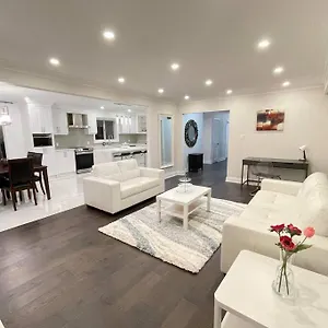 Apartment 3-bedroom Modern Luxury In The Heart Of Toronto